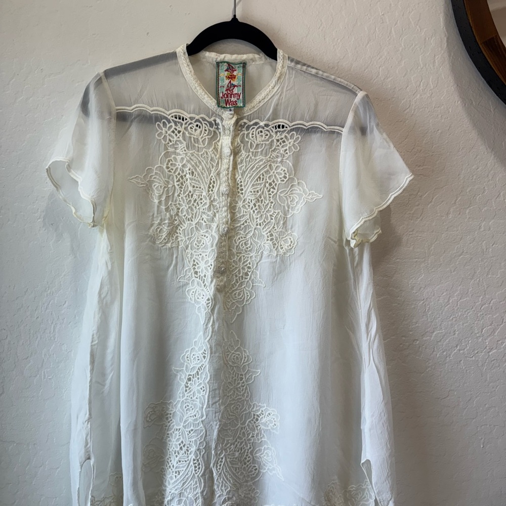 Johnny Was Cream Embellished Short Sleeve Blouse